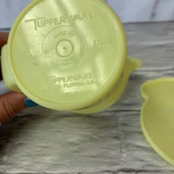 Vintage Tupperware Sugar Bowl and Creamer with Flip Top Lids - Picture 5 of 10